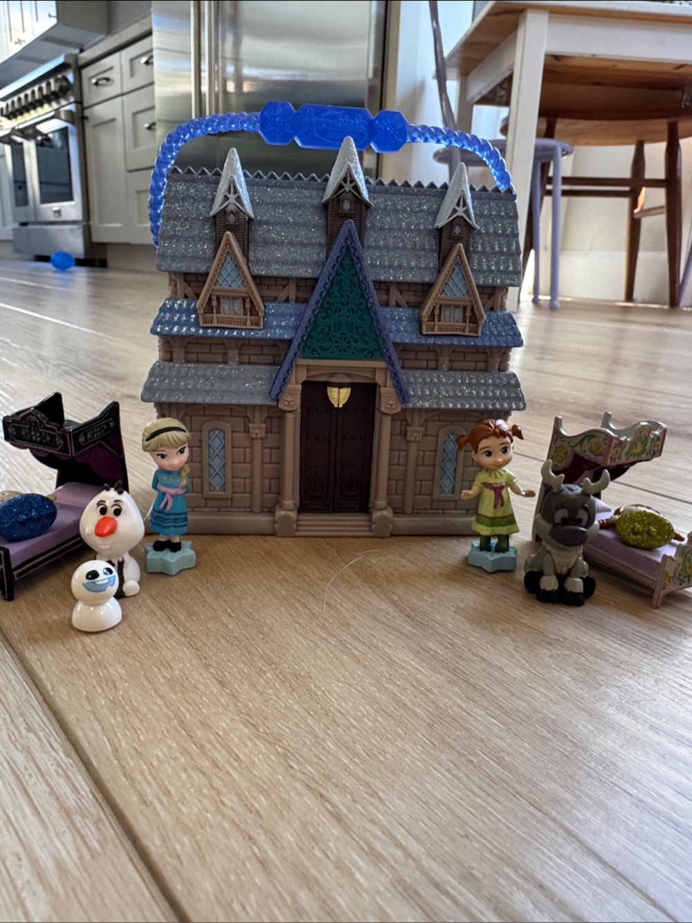 Disney Frozen Anna & Elsa Inspired Castle
